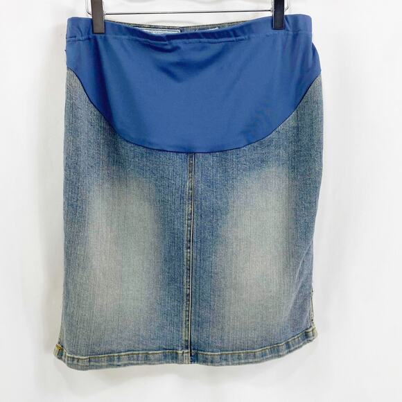 OLD NAVY Light Washed Maternity Denim Skirt - Picture 10 of 10